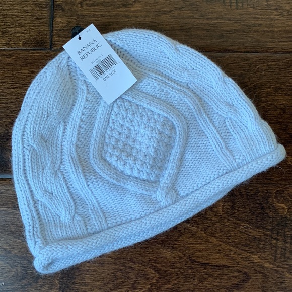 BANANA REPUBLIC Factory Light Blue Scarf, Gloves and Hat Set New With Tags - Picture 6 of 13